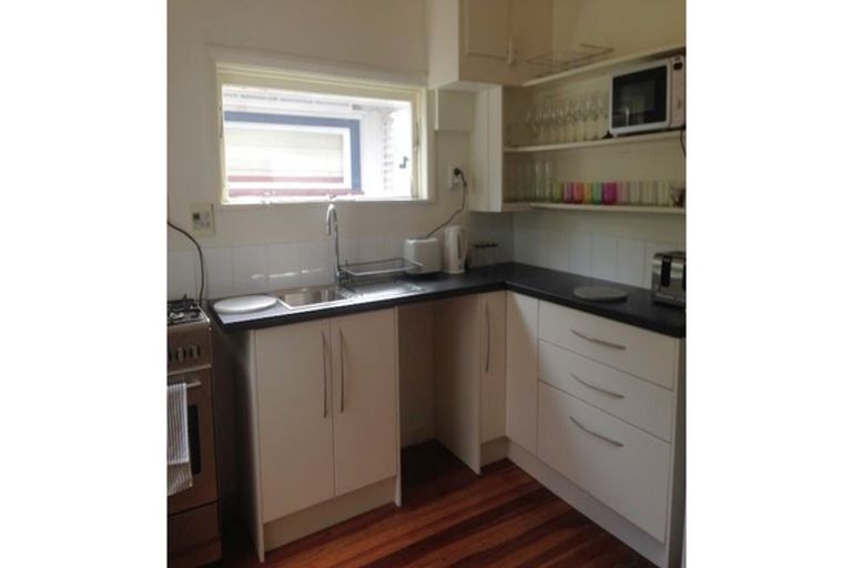 Photo of property in 37 Raroa Road, Kelburn, Wellington, 6012