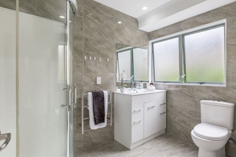 Photo of property in 2 Lucas Way, Albany, Auckland, 0632