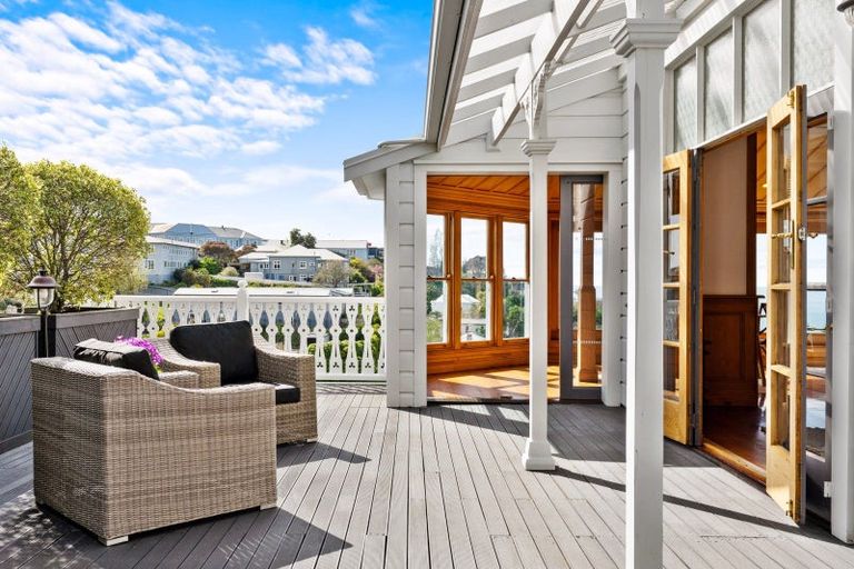 Photo of property in 18 Sealy Road, Bluff Hill, Napier, 4110