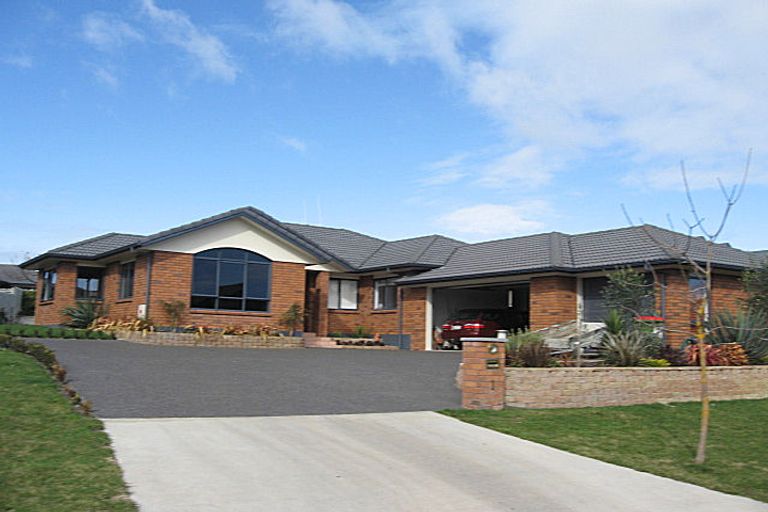 Photo of property in 1 Kilmuir Place, Rototuna, Hamilton, 3210