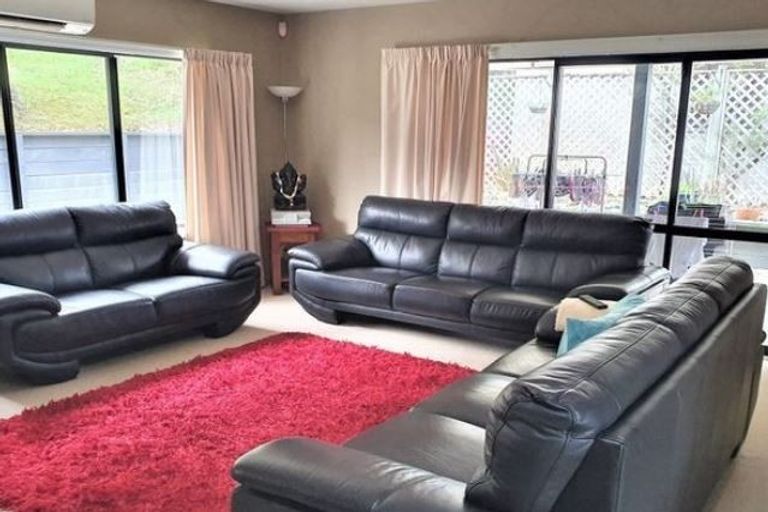 Photo of property in 6 Ormrod Grove, Riverstone Terraces, Upper Hutt, 5018