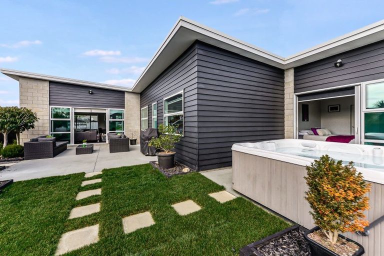 Photo of property in 112 Te Huia Drive, Flagstaff, Hamilton, 3210