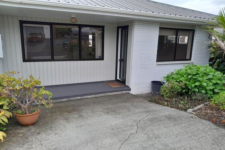 Photo of property in 1 Moana Terrace, Snells Beach, 0920