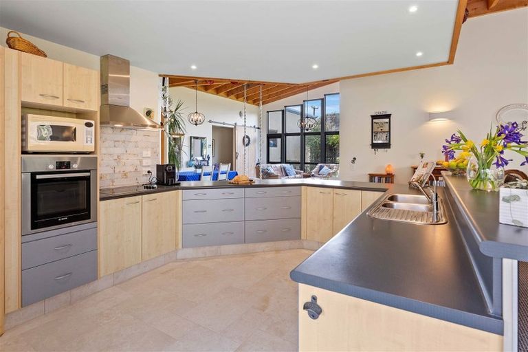 Photo of property in 18 Paetawa Road, Peka Peka, Waikanae, 5391
