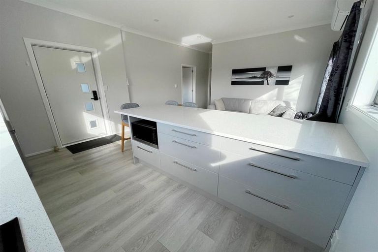 Photo of property in 1/431 East Coast Road, Mairangi Bay, Auckland, 0630