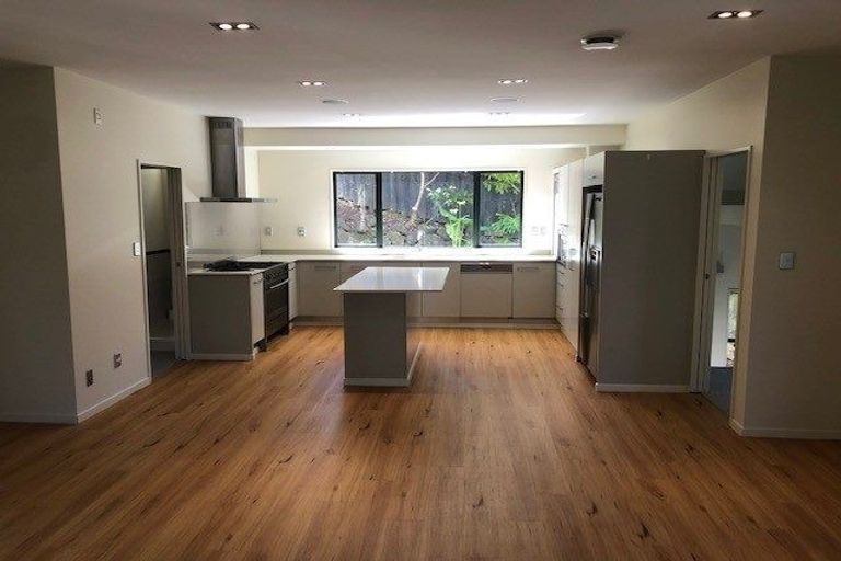 Photo of property in 90a Braemar Road, Castor Bay, Auckland, 0620