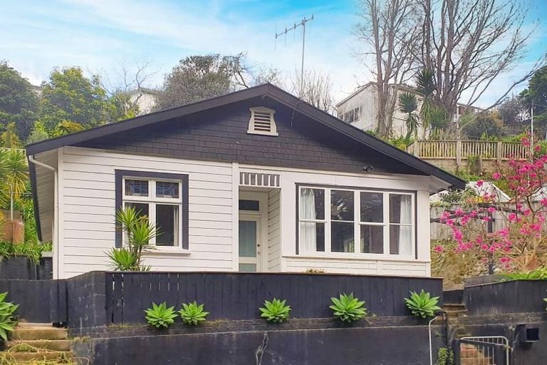 Photo of property in 7 Spencer Road, Hospital Hill, Napier, 4110