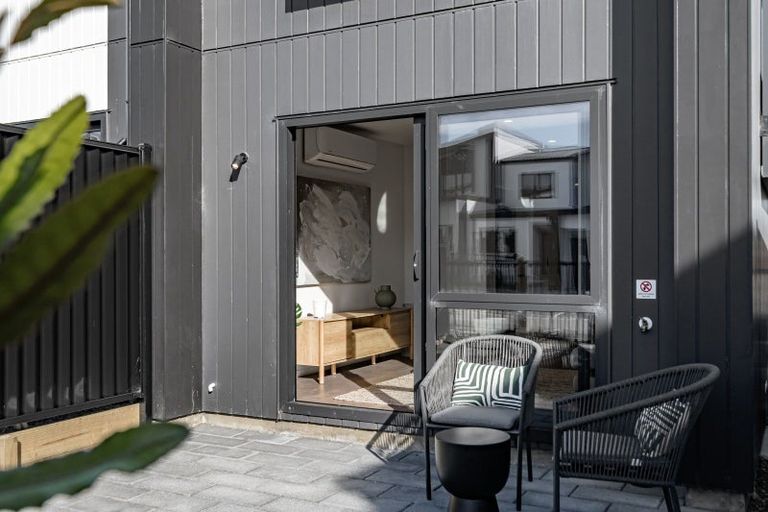 Photo of property in 1/4 Glenburn Road, Hobsonville, 0616