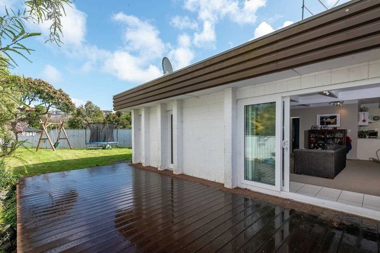 Photo of property in 2/19 Haseler Crescent, Howick, Auckland, 2014