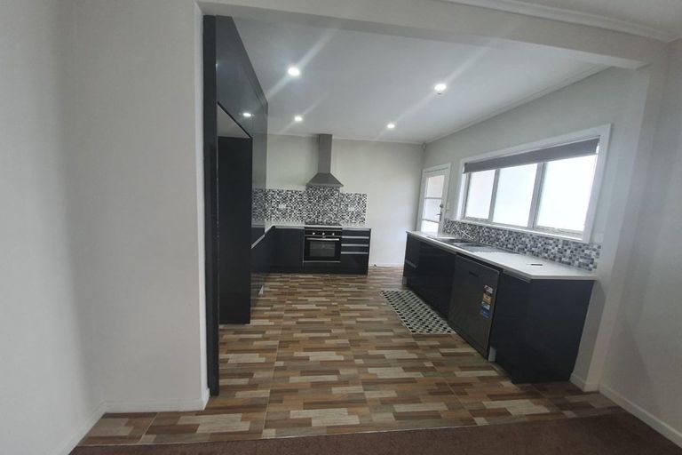 Photo of property in 6 Willis Road, Papakura, 2110