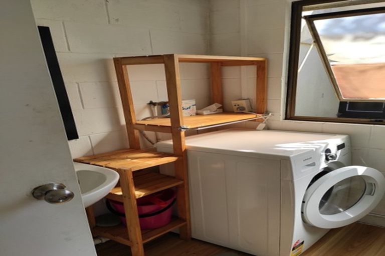 Photo of property in 18 King Richard Place, Browns Bay, Auckland, 0630