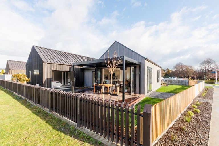 Photo of property in 1 Te Ara Lane, Hokowhitu, Palmerston North, 4410