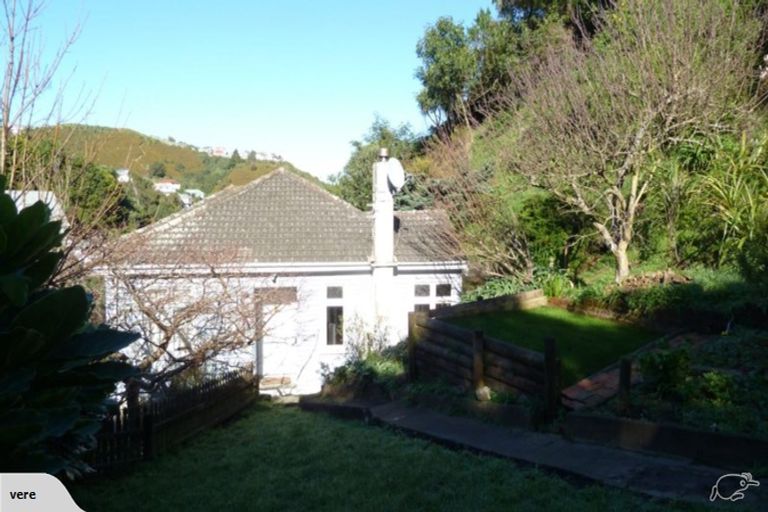 Photo of property in 29 Melrose Road, Island Bay, Wellington, 6023