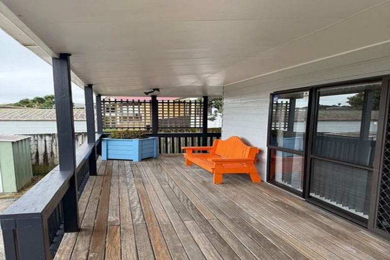 Photo of property in 32 Wai Iti Place, Clendon Park, Auckland, 2103