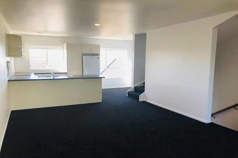 Photo of property in 3/57 Gladstone Road, Northcote, Auckland, 0627