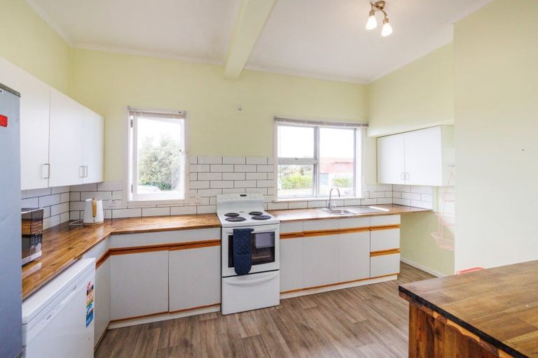 Photo of property in 21 Aru Street, Tangimoana, 4822