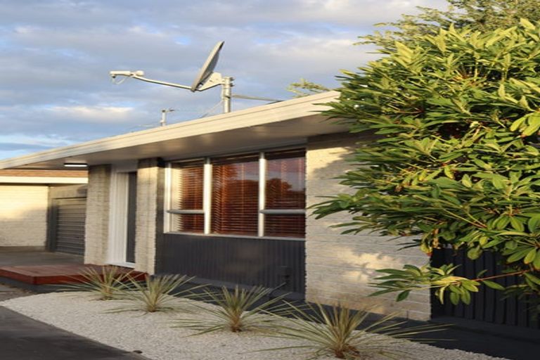 Photo of property in 2/8 Sylvan Street, Hillmorton, Christchurch, 8024