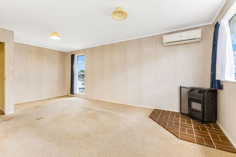Photo of property in 19 Sombrero View, Ascot Park, Porirua, 5024