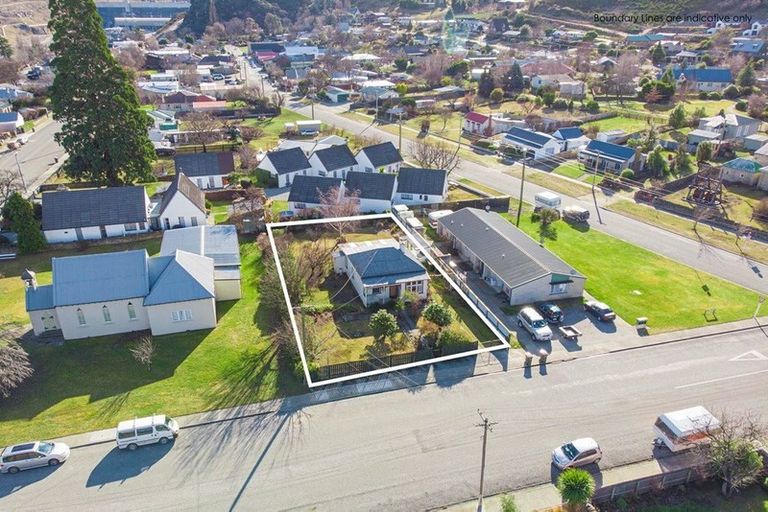 Photo of property in 8 Fraser Street, Clyde, 9330