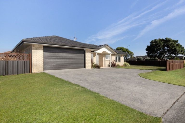 Photo of property in 142 Evans Road, Papamoa Beach, Papamoa, 3118