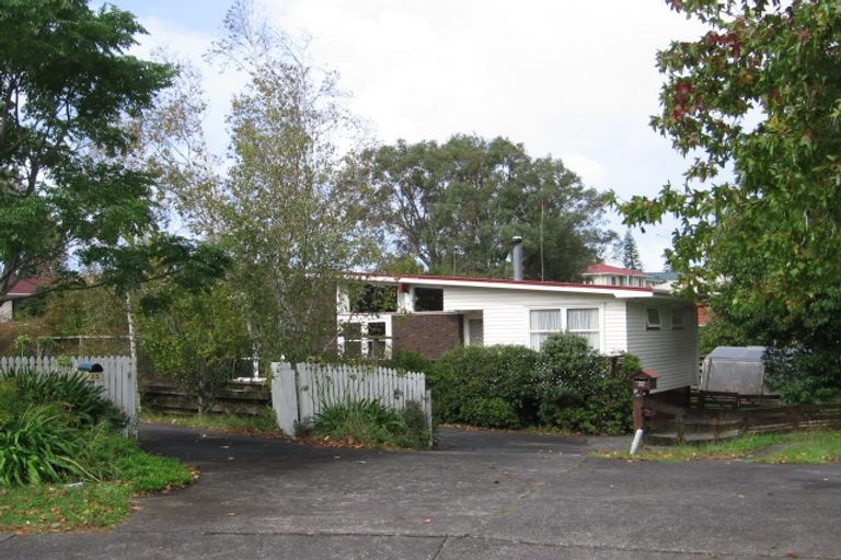 Photo of property in 33 Preston Avenue, Henderson, Auckland, 0610
