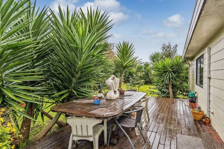 Photo of property in 22 Dungarvon Place, Clendon Park, Auckland, 2103