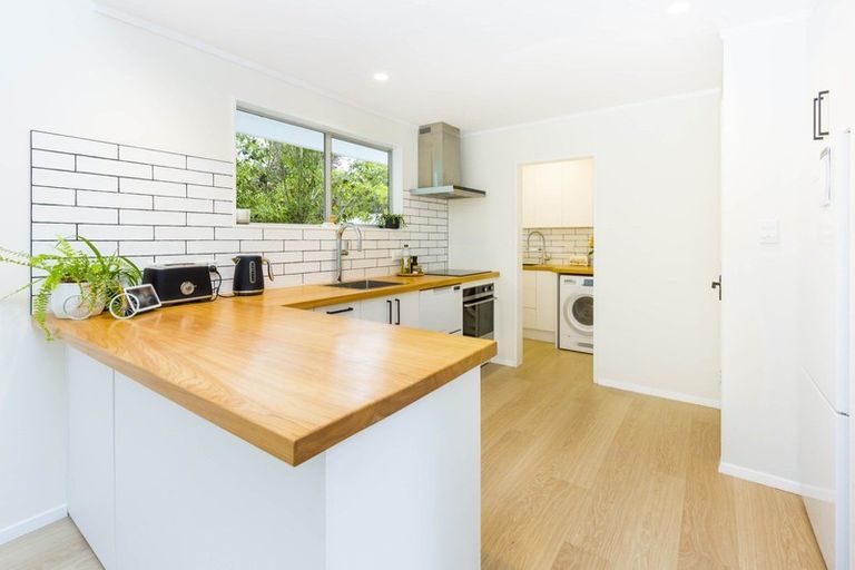 Photo of property in 23a Heretaunga Square, Silverstream, Upper Hutt, 5019