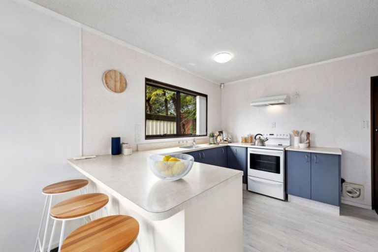 Photo of property in 136 Holborn Drive, Stokes Valley, Lower Hutt, 5019