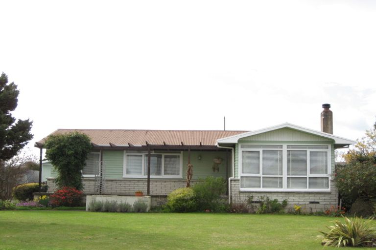 Photo of property in 6 Lipscombe Crescent, Havelock North, 4130