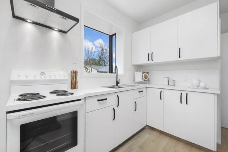 Photo of property in 12 Blankney Street, Hornby, Christchurch, 8042