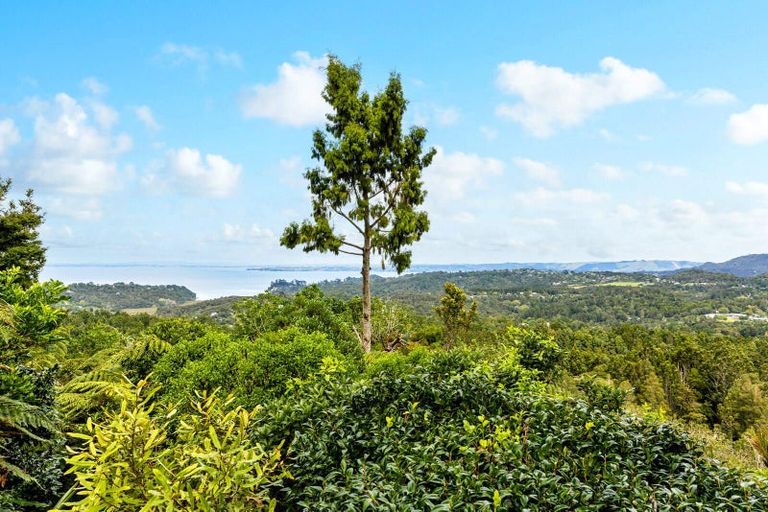Photo of property in 114 Scenic Drive, Titirangi, Auckland, 0604