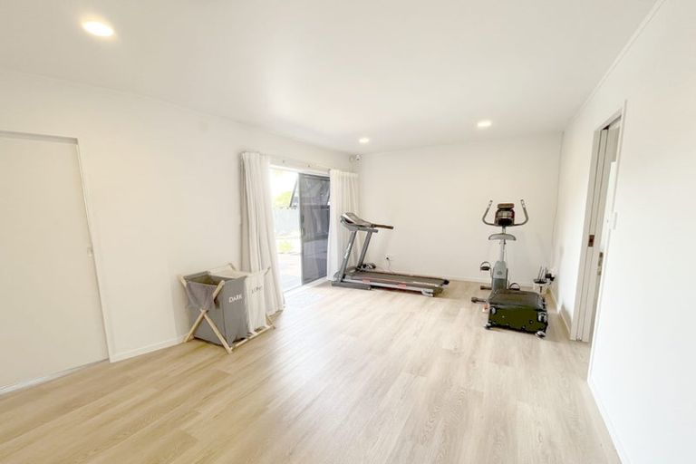 Photo of property in 22 Davington Way, Burswood, Auckland, 2013