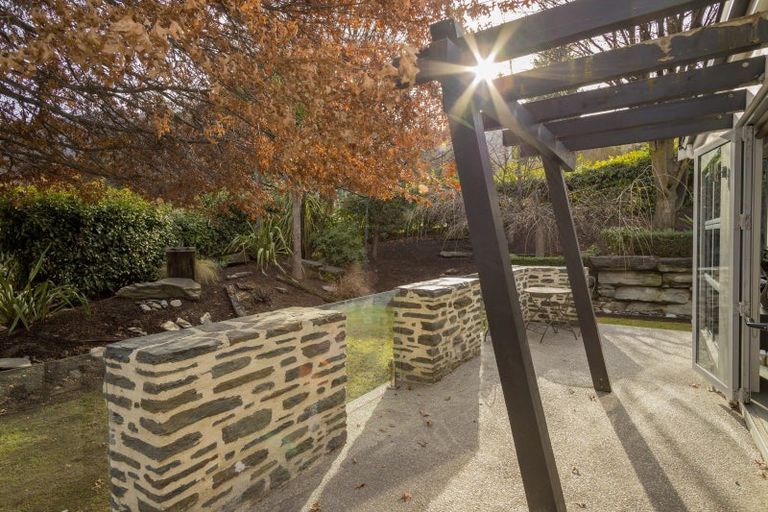 Photo of property in 1 Mcdonnell Road, Arrowtown, 9302