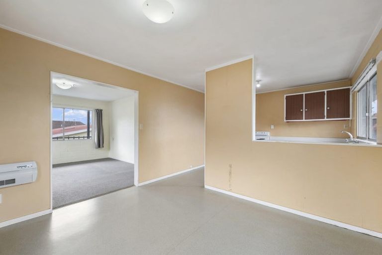 Photo of property in 6/175 Queens Drive, Lyall Bay, Wellington, 6022