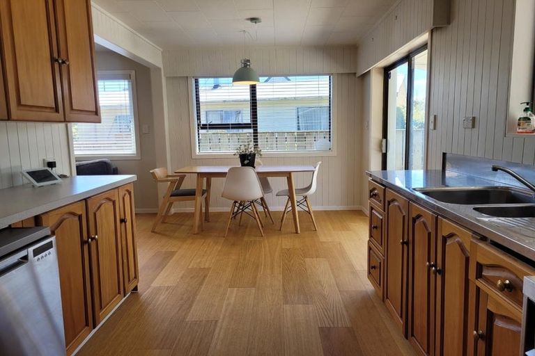 Photo of property in 57 Cologne Street, Martinborough, 5711