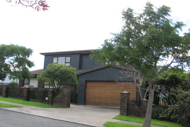 Photo of property in 6 Borrowdace Avenue, Botany Downs, Auckland, 2010