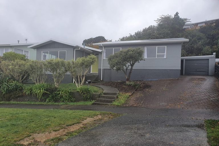 Photo of property in 227 Dowse Drive, Maungaraki, Lower Hutt, 5010