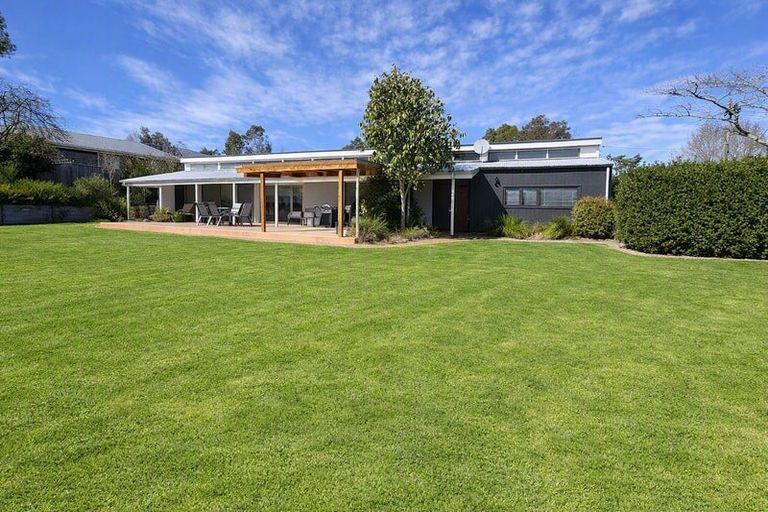 Photo of property in 43 Great North Road, Waipawa, 4210