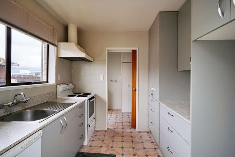Photo of property in 1/69 Denise Crescent, Hornby, Christchurch, 8042