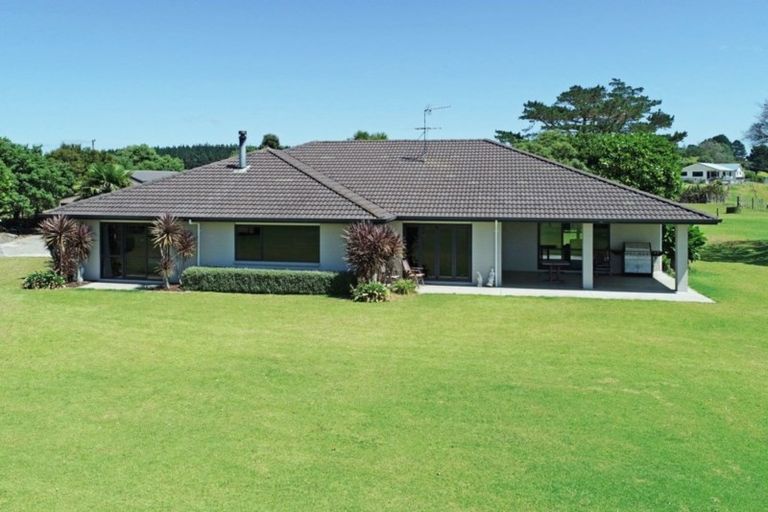 Photo of property in 3048 Awhitu Road, Awhitu, Waiuku, 2684