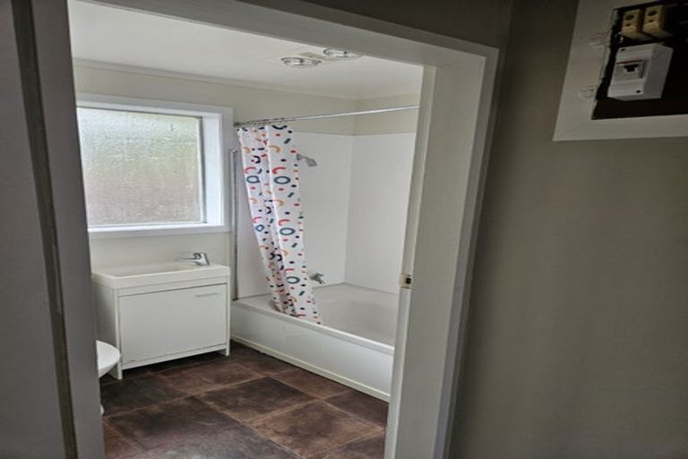 Photo of property in 1/51 Hartford Crescent, Totara Park, Upper Hutt, 5018