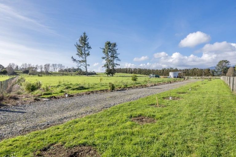 Photo of property in 213c Muhunoa East Road, Ohau, Levin, 5570