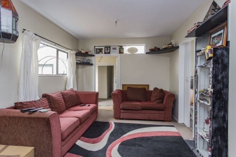 Photo of property in 84 Main North Road, Woodend, 7610