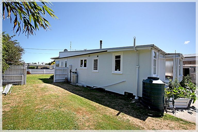 Photo of property in 3 Huia Street, Foxton Beach, Foxton, 4815