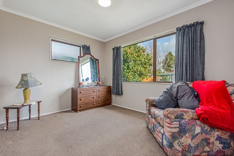 Photo of property in 12 Newton Place, Westbrook, Palmerston North, 4412