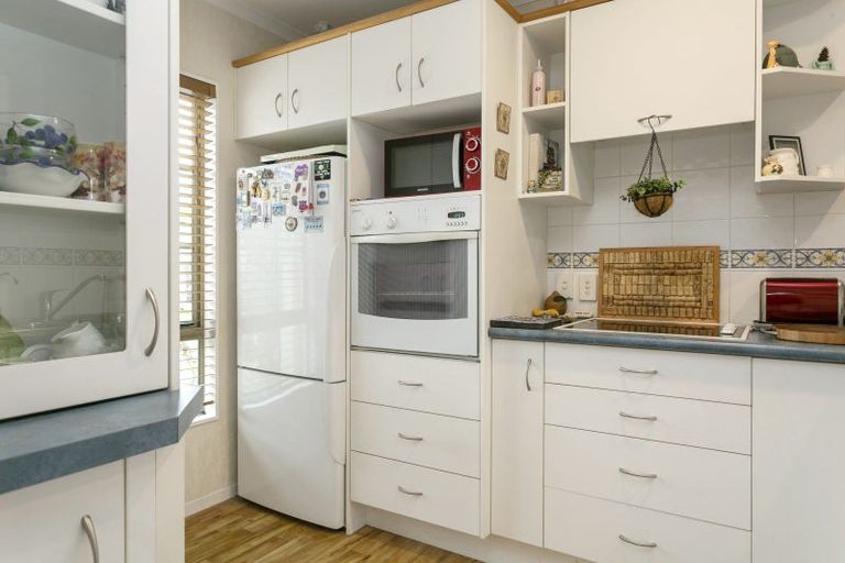 Photo of property in 10 Lakeridge Close, Rangatira Park, Taupo, 3330