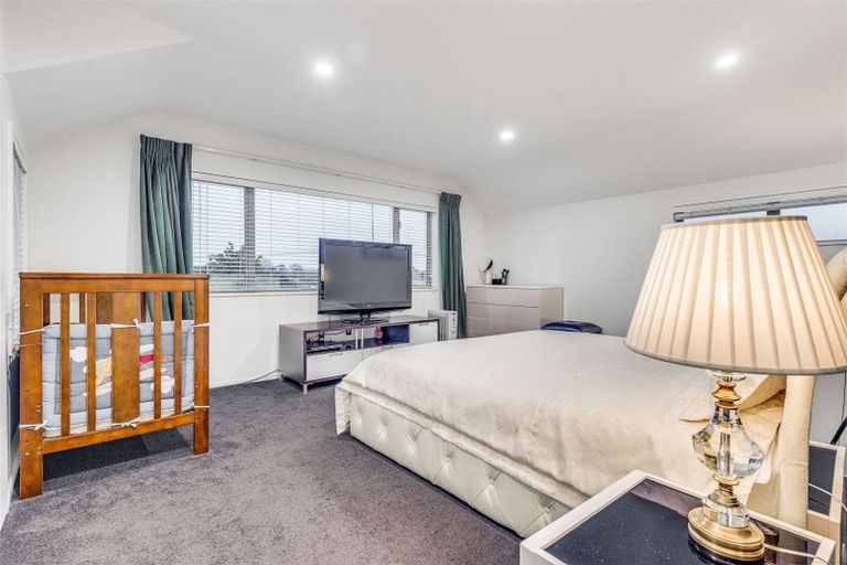 Photo of property in 1 Westpark Drive, Burnside, Christchurch, 8053