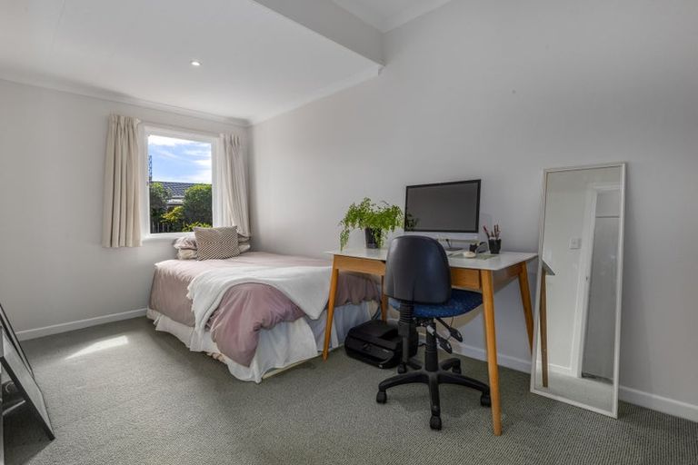 Photo of property in 6 Leybourne Avenue, Waikanae, 5036