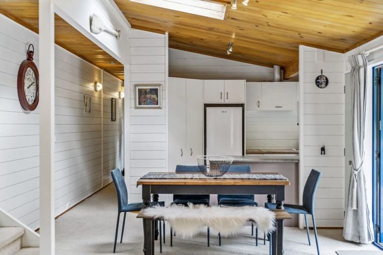 Photo of property in 98 Hadfield Street, Beach Haven, Auckland, 0626