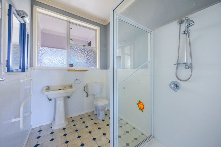 Photo of property in 15 Mitchell Street, Waipukurau, 4200